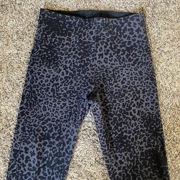 Lysse Women Classic Leggings Black Gray Python Snake Pull On Size Small - Picture 7 of 17